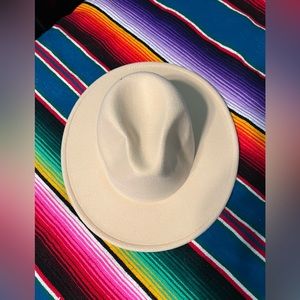 🌻Baileys Blossoms Trendy Hat